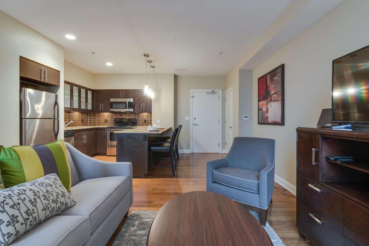 Bluebird Suites Near Autozone Park Мемфис Екстериор снимка