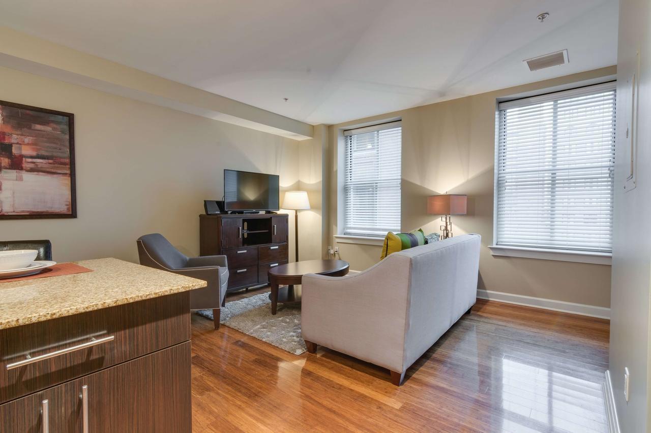 Bluebird Suites Near Autozone Park Мемфис Екстериор снимка
