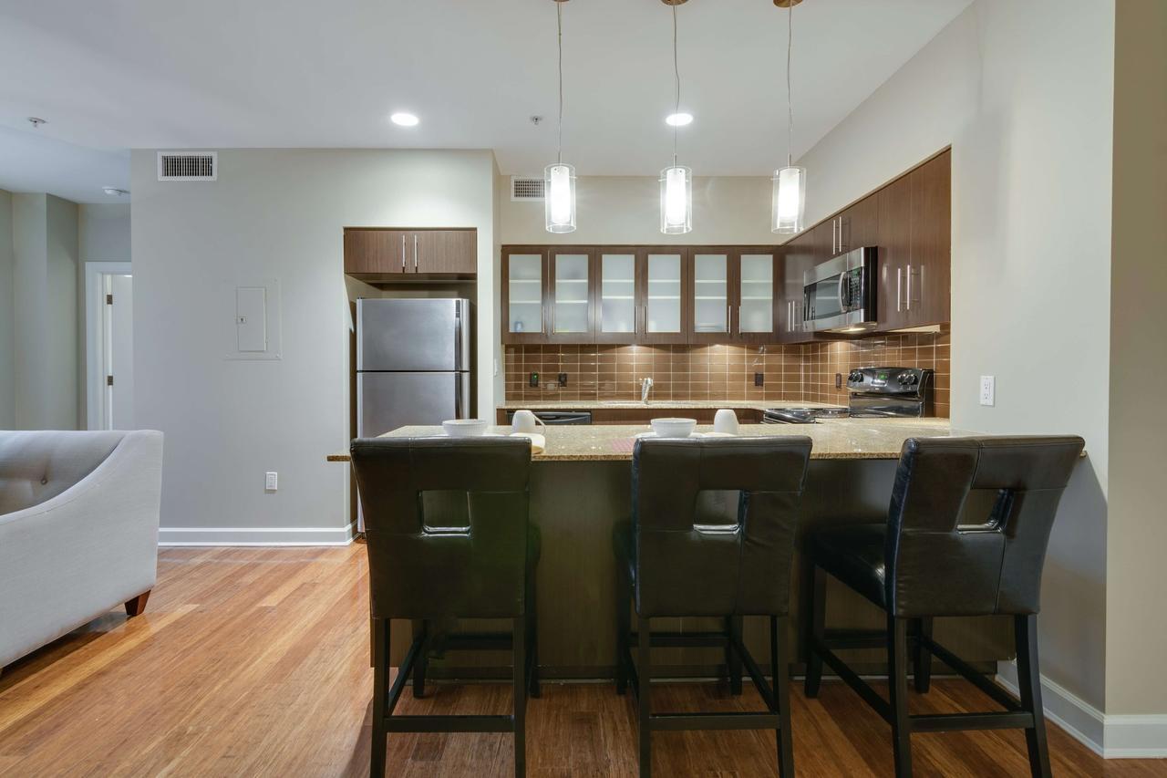 Bluebird Suites Near Autozone Park Мемфис Екстериор снимка