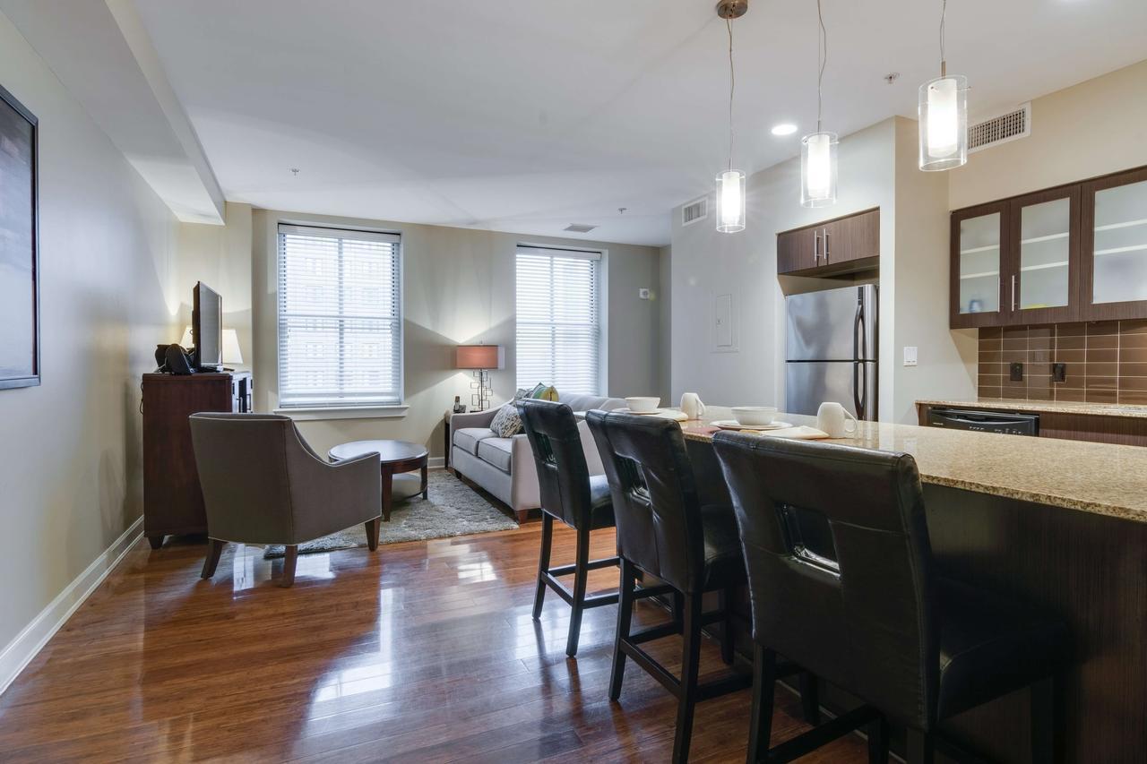 Bluebird Suites Near Autozone Park Мемфис Екстериор снимка