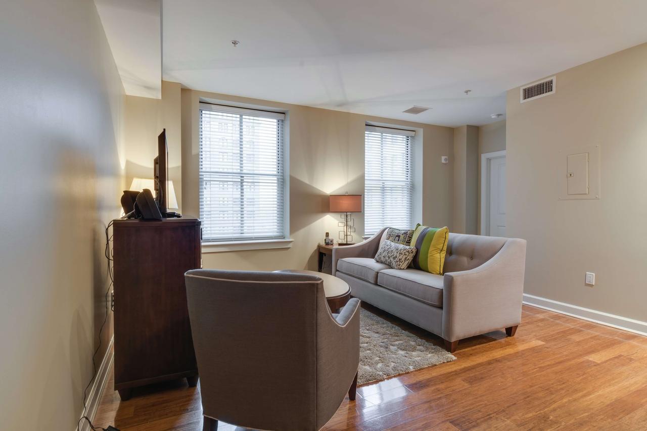 Bluebird Suites Near Autozone Park Мемфис Екстериор снимка