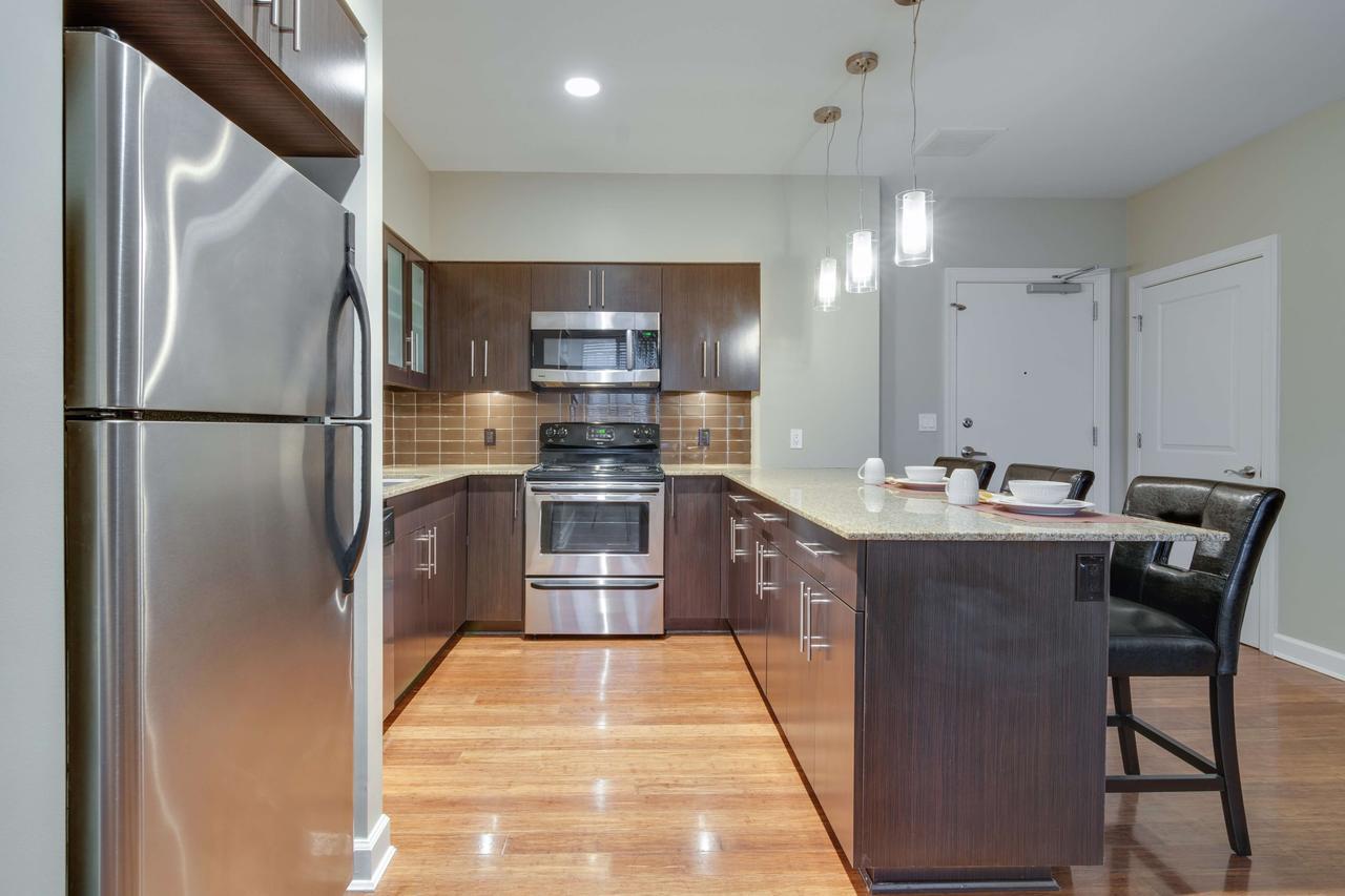 Bluebird Suites Near Autozone Park Мемфис Екстериор снимка