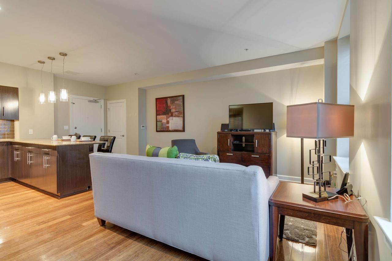 Bluebird Suites Near Autozone Park Мемфис Екстериор снимка