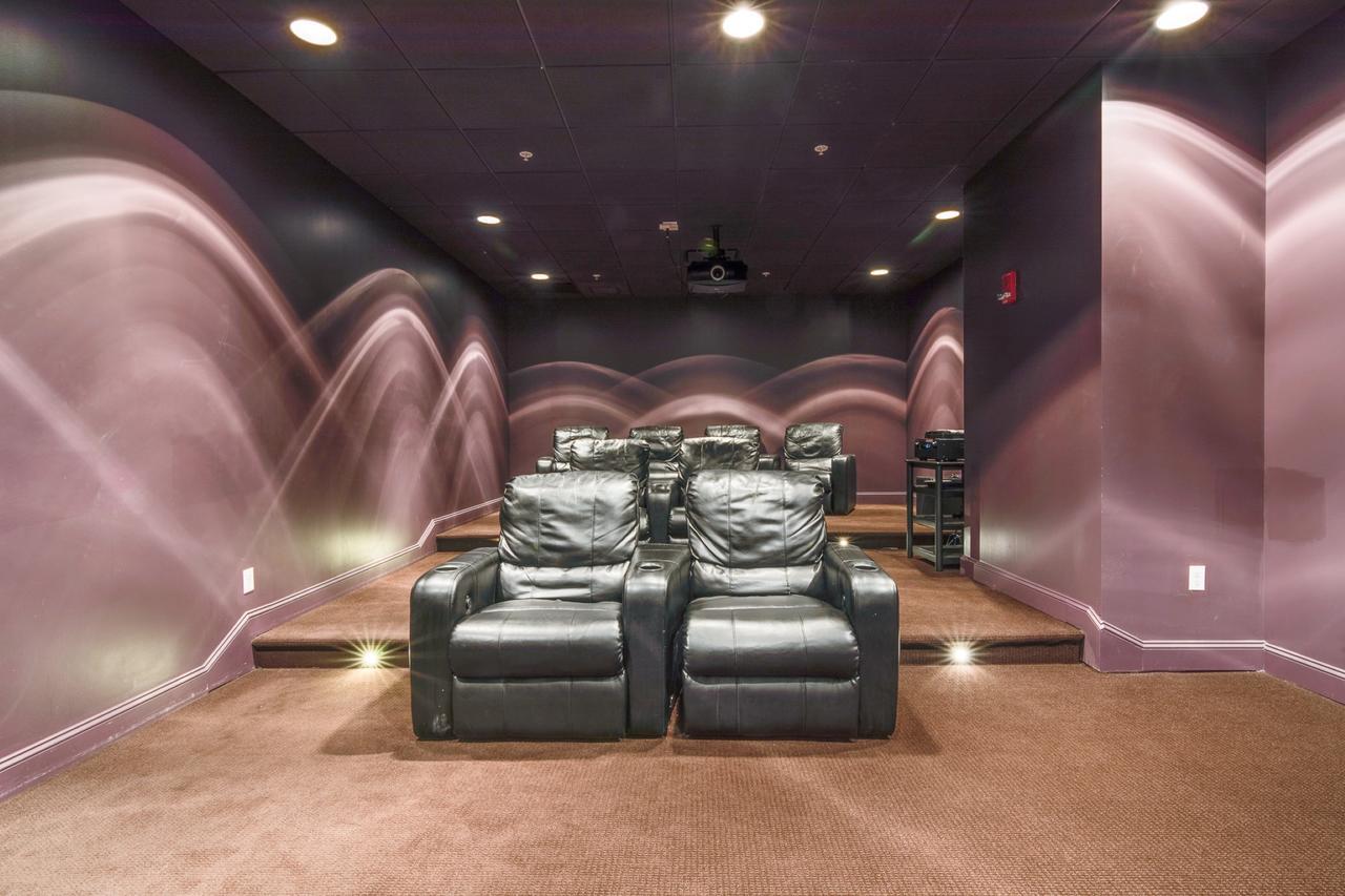 Bluebird Suites Near Autozone Park Мемфис Екстериор снимка