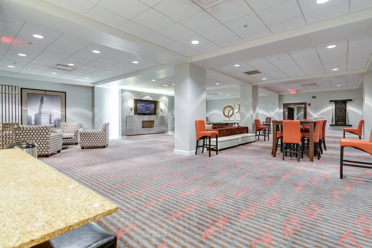 Bluebird Suites Near Autozone Park Мемфис Екстериор снимка